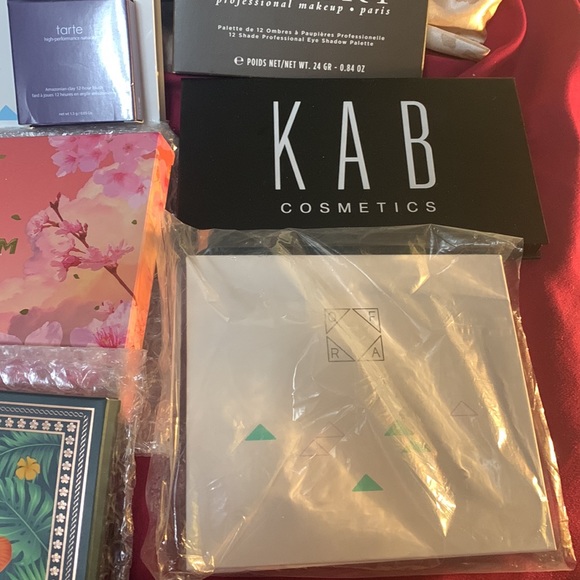 Ciate, Violet Voss, Hipdot, KAB, Ace Beaute, Morphe, etc. - Picture 8 of 8